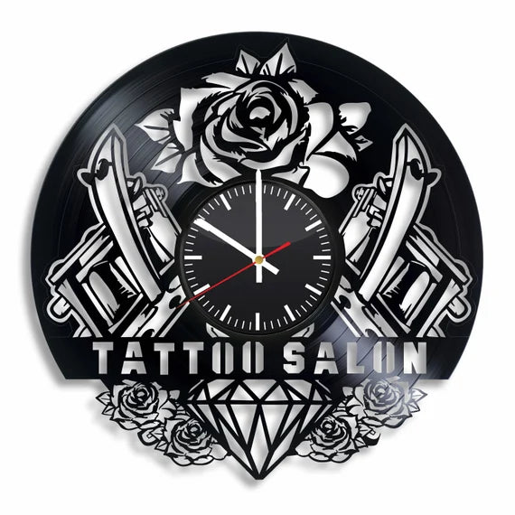 Orologio da parete Tattoo Salon realizzato a mano